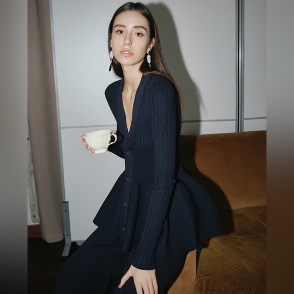 V-Neck Ruffle Button Cardigan Commense NWT SIZE M CC21 (5) - Picture 2 of 7